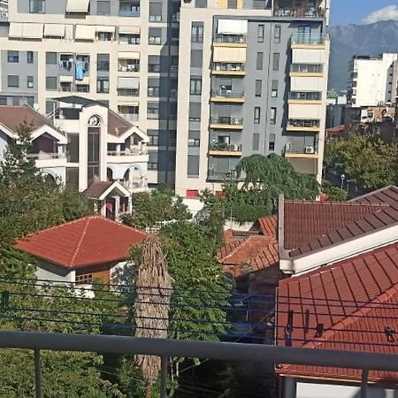 Royal 3 Hostel 티라나 외부 사진