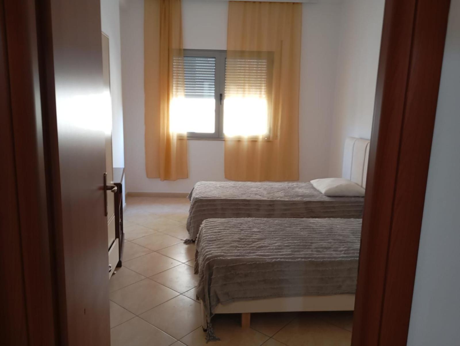 Royal 3 Hostel 티라나 외부 사진