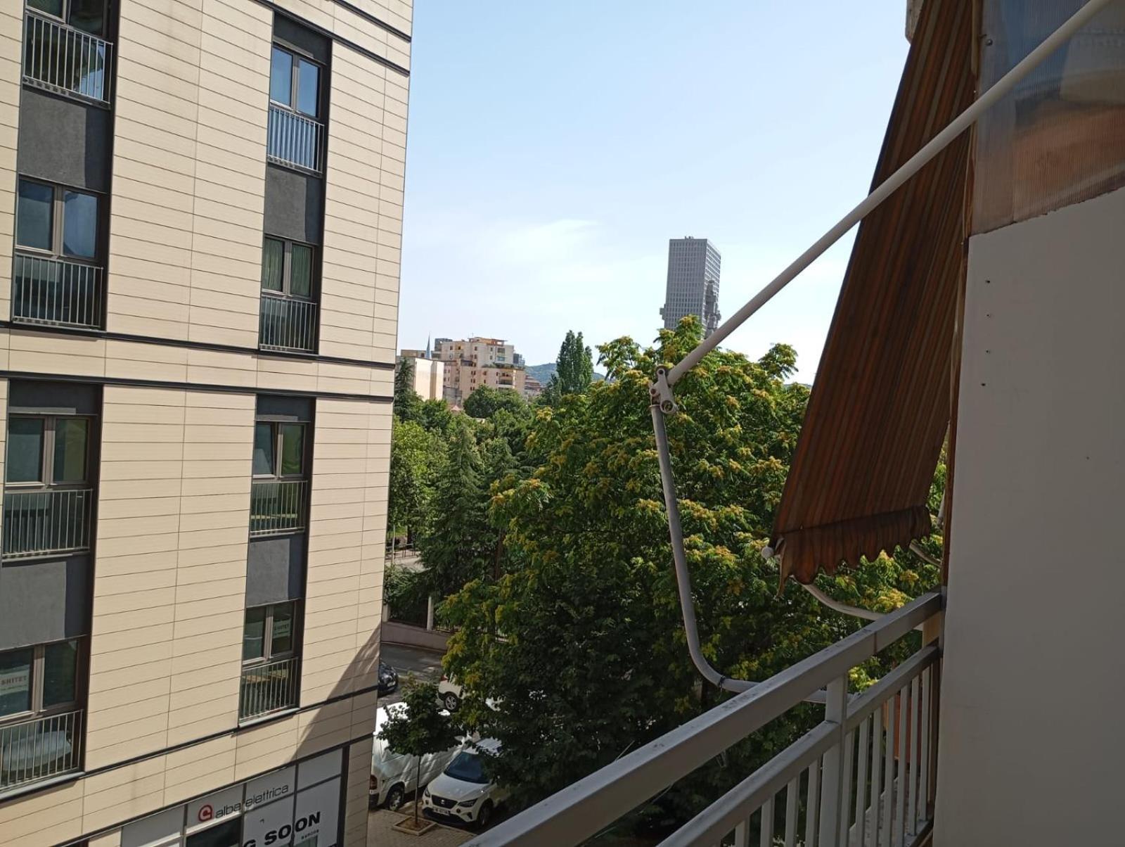 Royal 3 Hostel 티라나 외부 사진