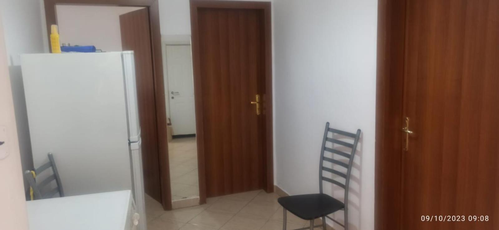 Royal 3 Hostel 티라나 외부 사진